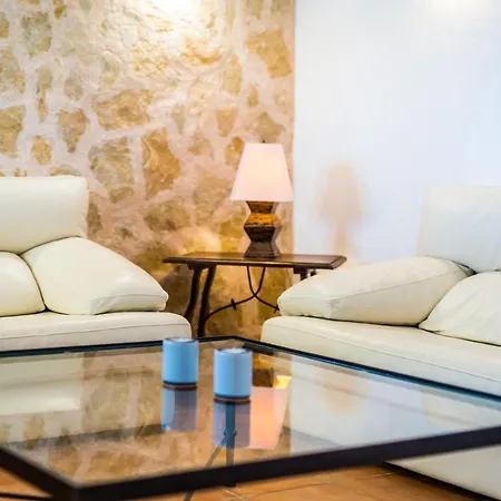 Kiana Villa Sencelles