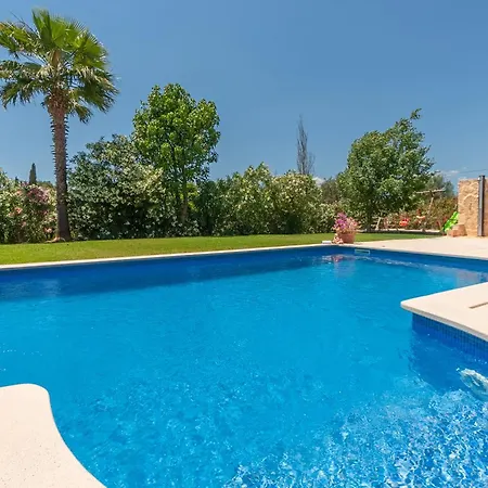 Kiana Villa